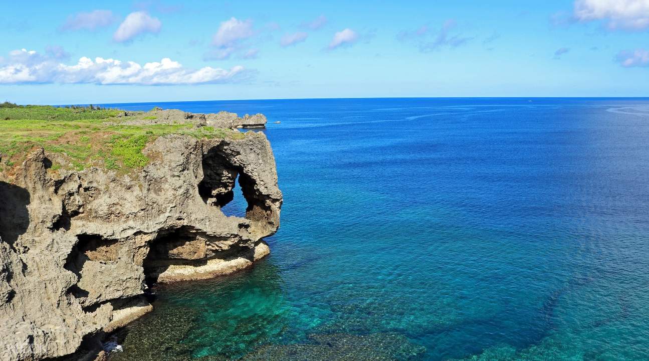 Gotoトラベル対象 沖縄本島を1日で満喫 日帰りツアー 美ら海水族館 古宇利島 万座毛 ほか 無料コロナ保険付 Klook クルック